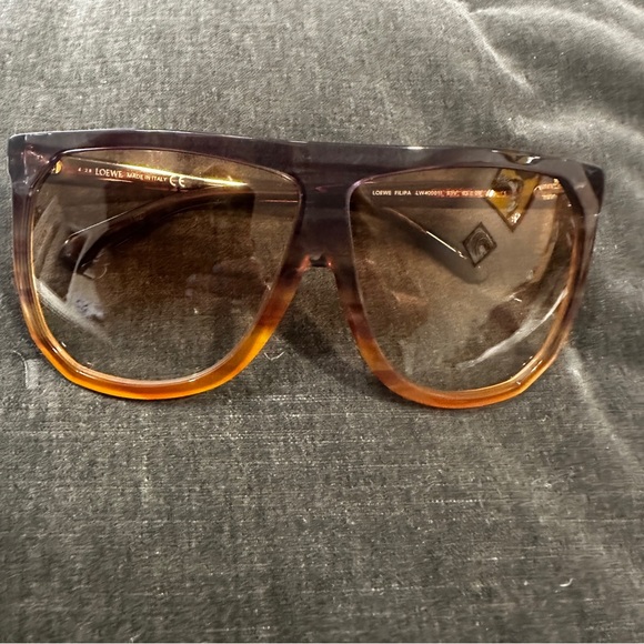 NWT Loewe Women's Lw40001l 63mm Sunglasses case and cleaning cloth reg $465 - Picture 3 of 8